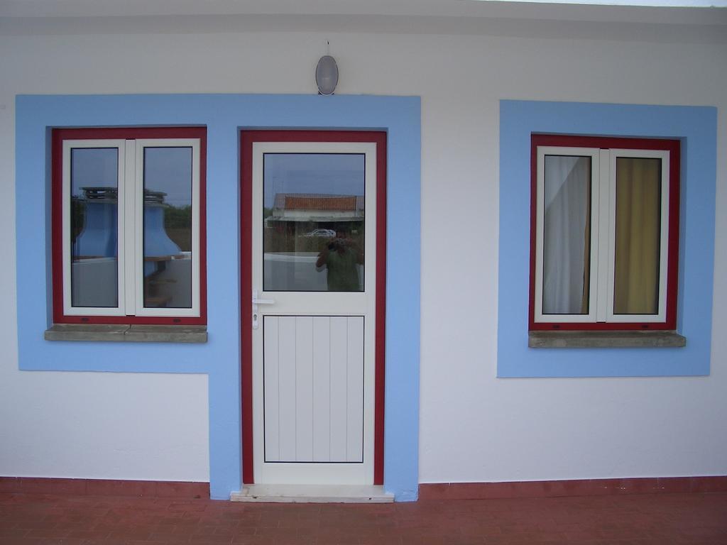 Apartamentos Monte Da Rosa Vila Nova de Milfontes Oda fotoğraf